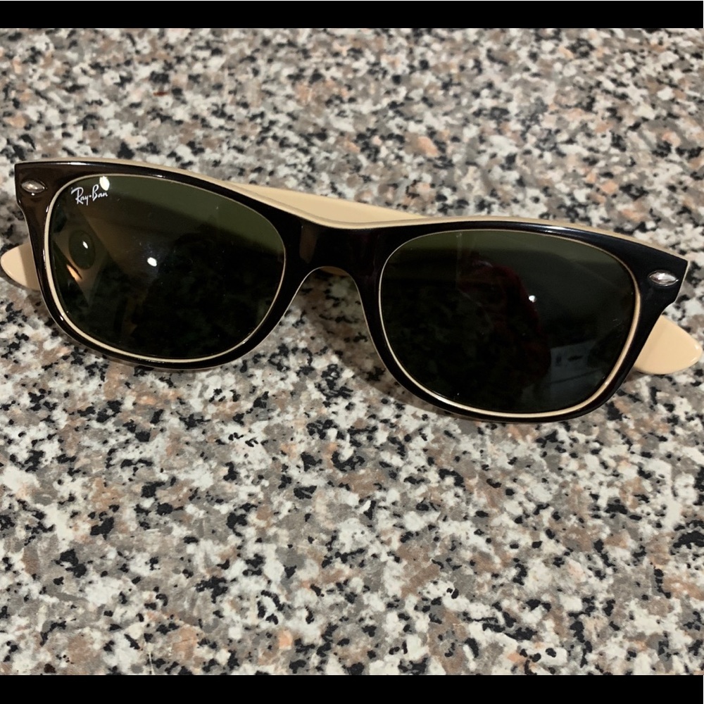 Ray-Ban wayfarer